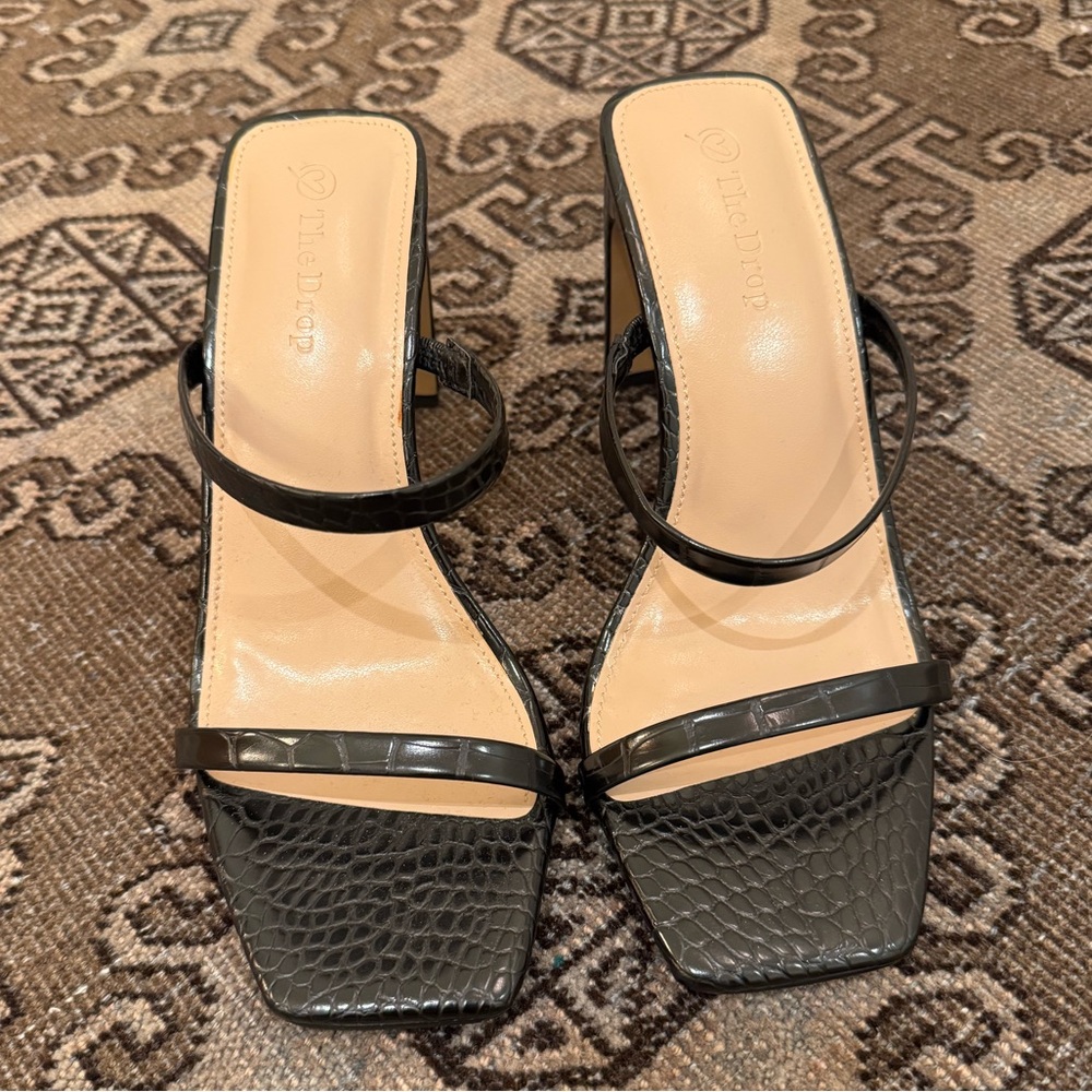 The Drop Avery Sandal